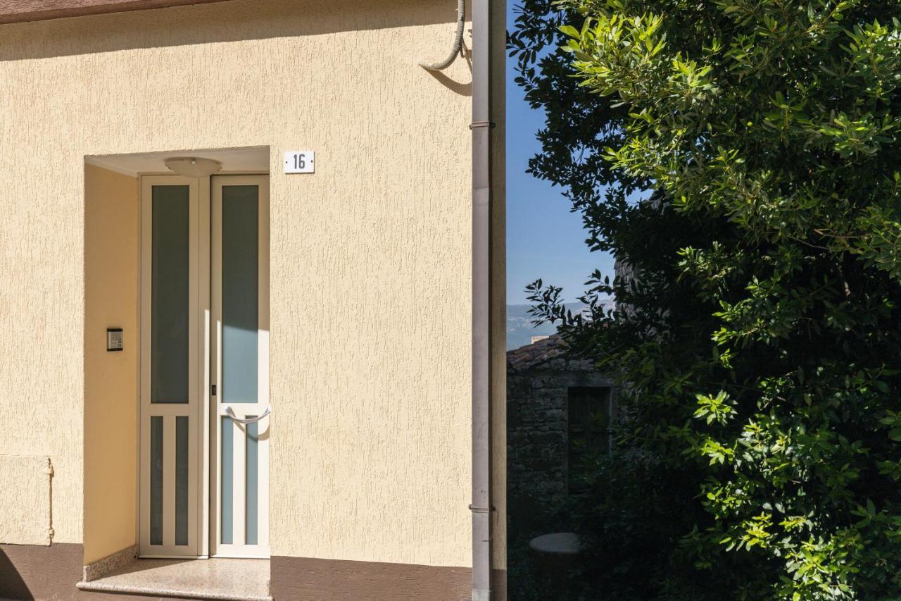Mansarda Moro Apartment Бауней Екстериор снимка